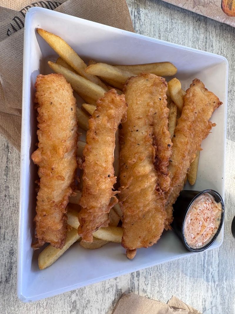 Hand-Breaded Mozzarella and Chicken Fingers Worth the Visit Hand-Breaded Mozzarella and Chicken Fingers Worth the Visit