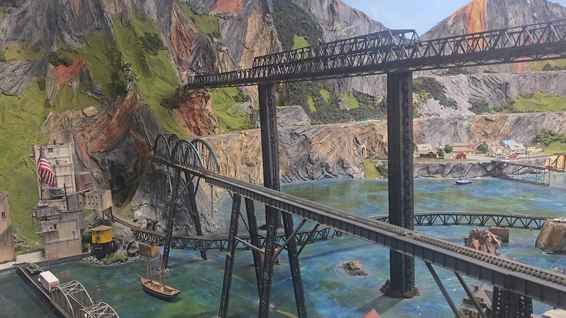 Handcrafted Bridges That Are Tiny Engineering Masterpieces Handcrafted Bridges That Are Tiny Engineering Masterpieces