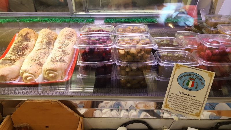 Handmade Cannoli That Steal the Show