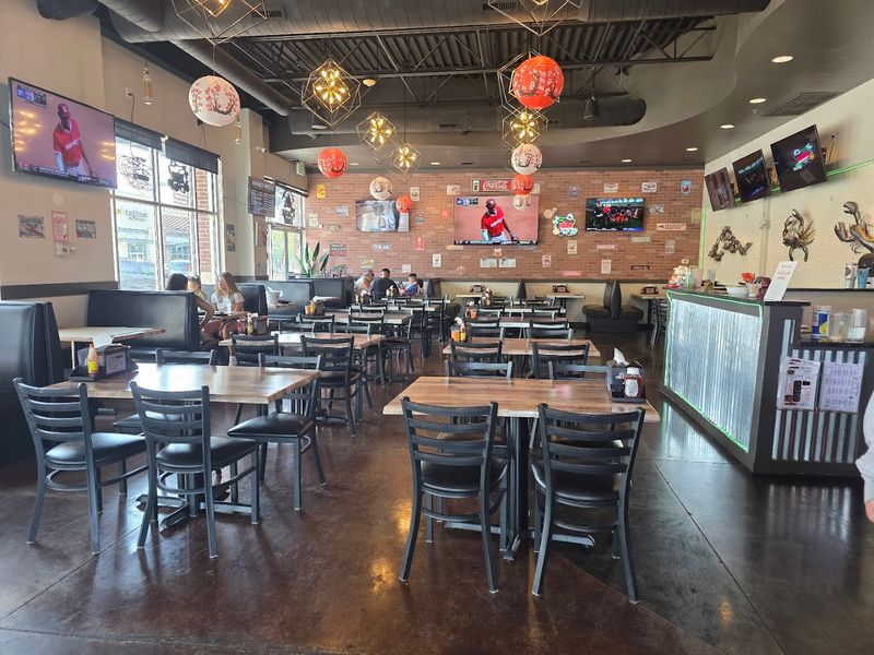 Happy Hour Deals That Make Weekday Visits Extra Smart Happy Hour Deals That Make Weekday Visits Extra Smart