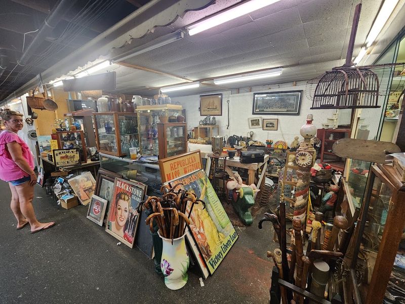 Helpful Vendors Who Know Their Merchandise