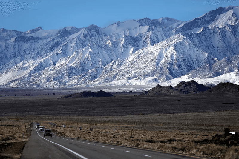 Highway 395 - Lone Pine to Lee Vining, California