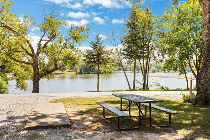 Hiking Trails and Lakeside Scenery