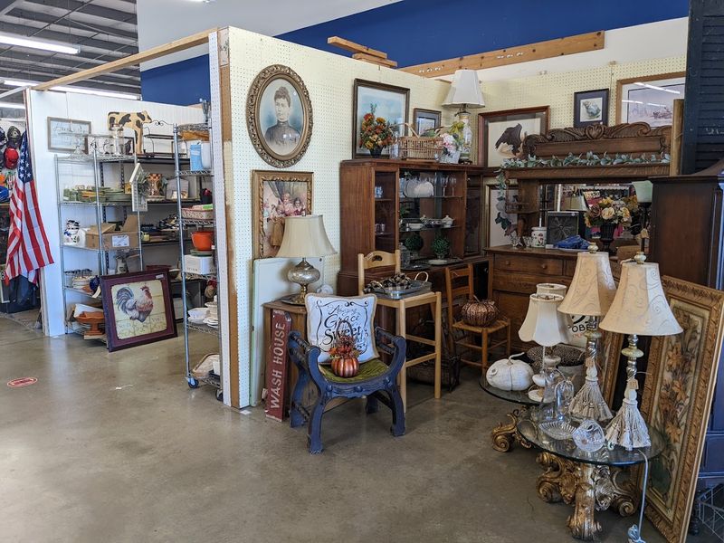 Home Decor and Americana Pieces