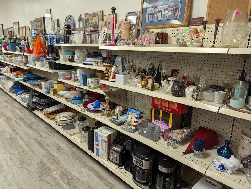 Home Goods and Glassware That Add Character to Any Space Home Goods and Glassware That Add Character to Any Space