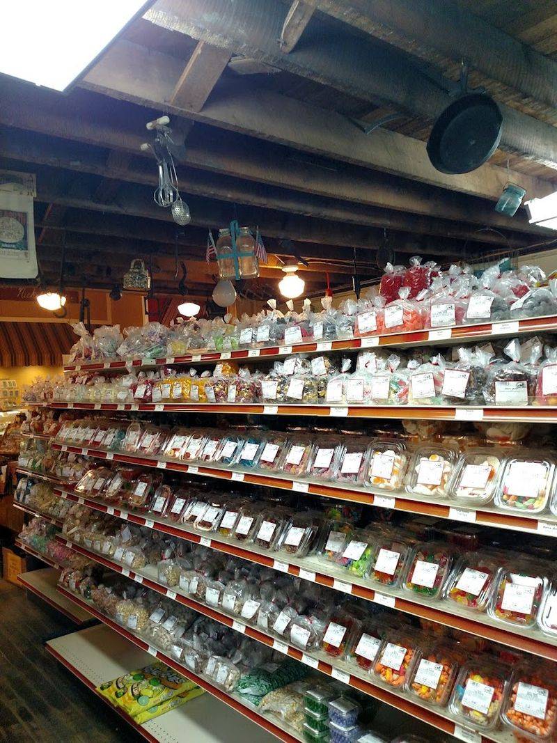 Homemade Fudge and Confectionery Delights