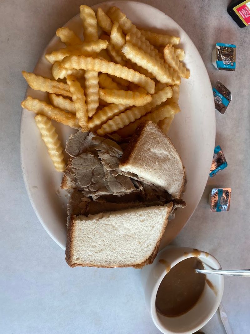 Hot Dogs, Roast Beef, and Diner Specials Worth Ordering