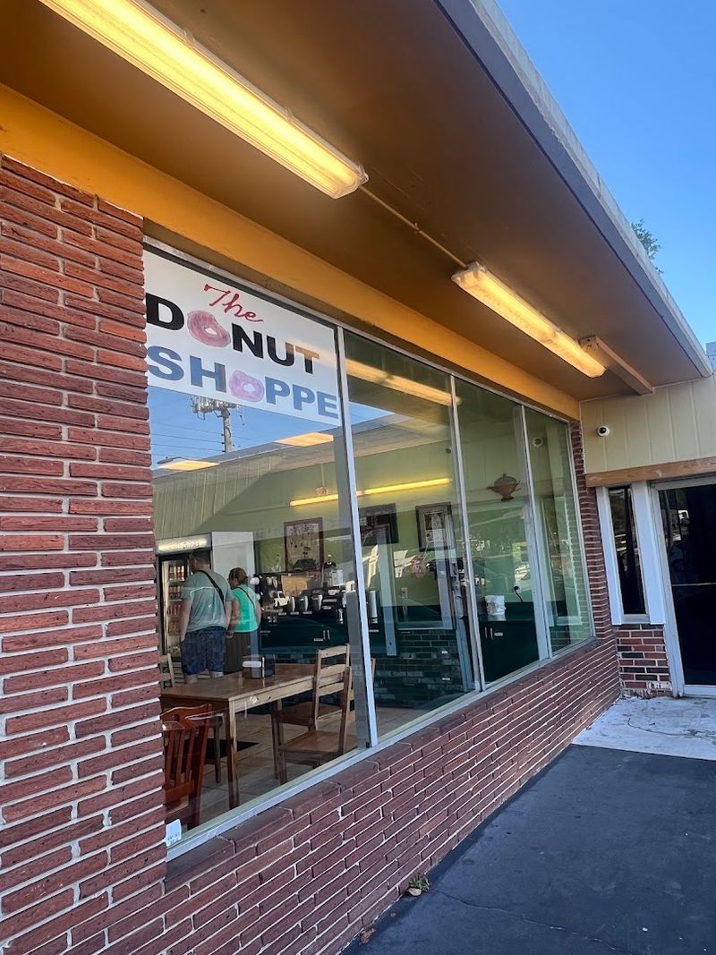 How to Plan Your Visit to the Donut Shoppe