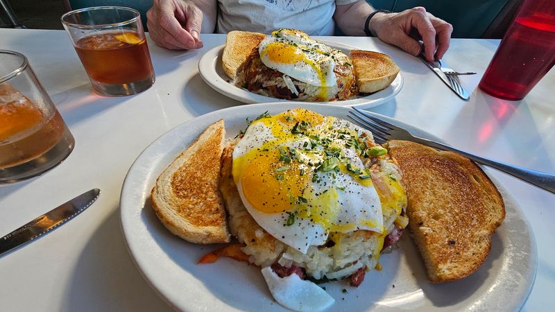 Huevos Rancheros With Vegan Chorizo That Impresses Everyone Huevos Rancheros With Vegan Chorizo That Impresses Everyone