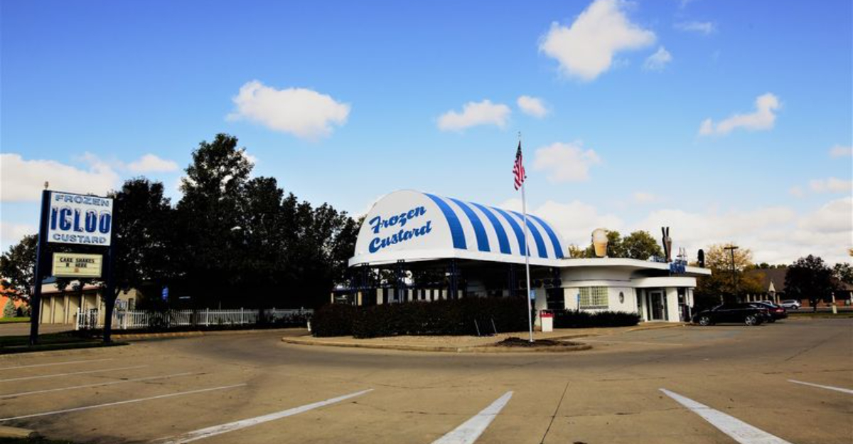 Indianas Oldest Custard Stand Has Been Delighting Customers Since 1932