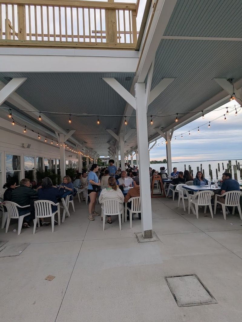 Indoor and Outdoor Seating for Every Kind of Guest