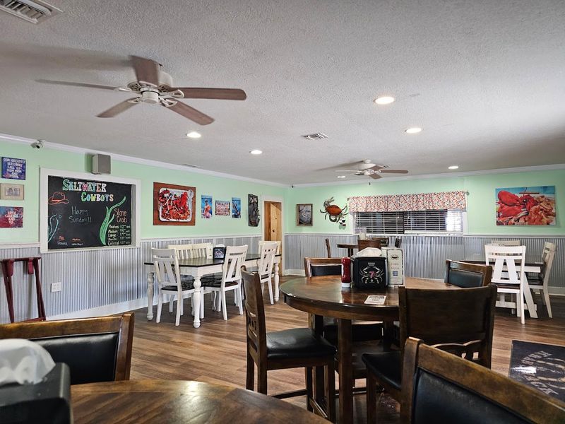 Indoor and Outdoor Seating for Every Kind of Mood Indoor and Outdoor Seating for Every Kind of Mood