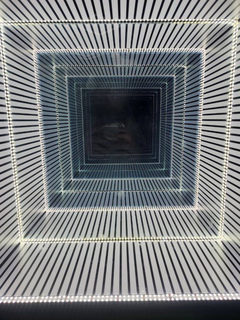 Infinity Room: A Mirror World With No End