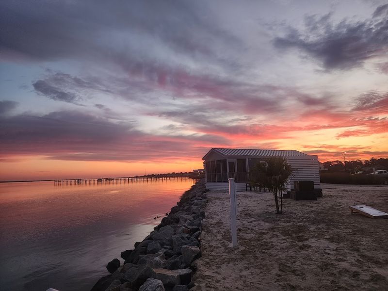 Jaw-Dropping Sunset Views Over the Bay Jaw-Dropping Sunset Views Over the Bay
