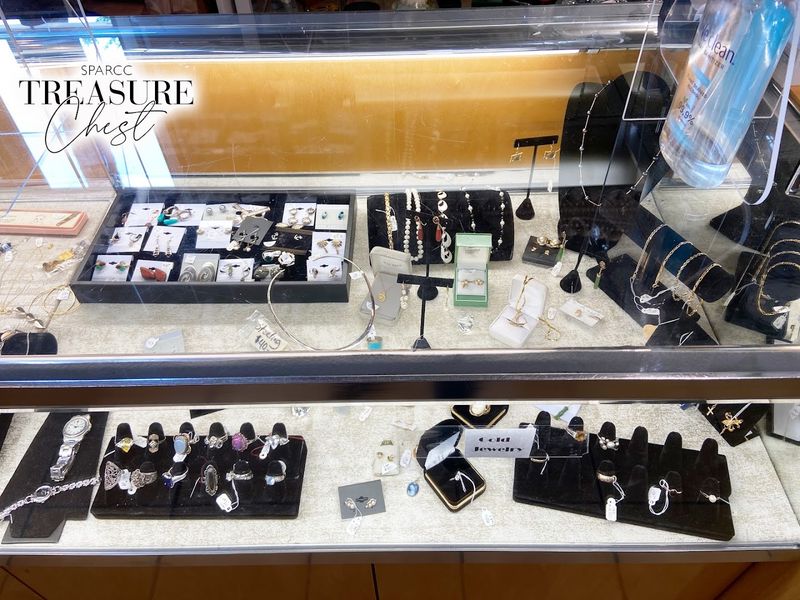 Jewelry Finds That Sparkle Without the Sticker Shock Jewelry Finds That Sparkle Without the Sticker Shock