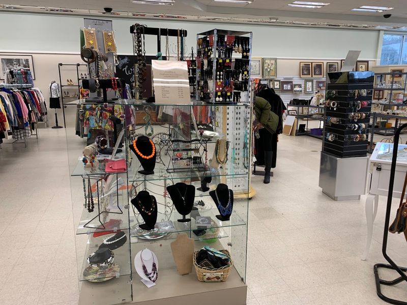 Jewelry, Purses, and Accessories at Prices Worth Celebrating Jewelry, Purses, and Accessories at Prices Worth Celebrating