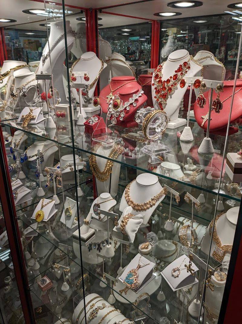 Jewelry and Accessories Worth Discovering