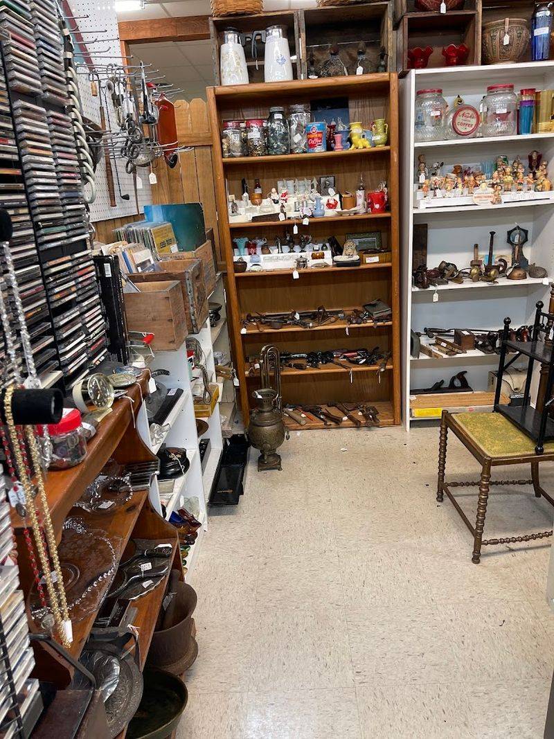 Knowledgeable Staff Who Actually Love What They Do Knowledgeable Staff Who Actually Love What They Do
