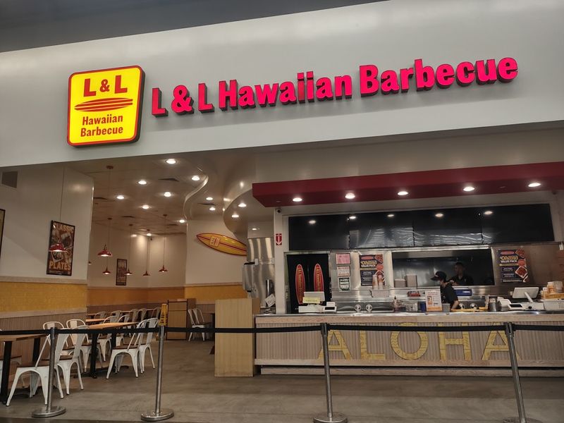 L&L Hawaiian Barbecue - Honolulu, Hawaii