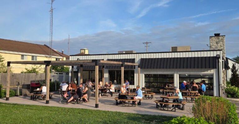 Lake Erie Perch Lovers Keep Flocking To This One-Of-A-Kind Ohio Seafood Restaurant
