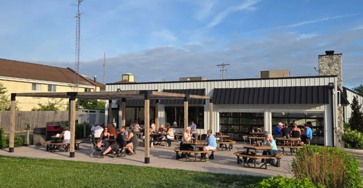 Lake Erie Perch Lovers Keep Flocking To This One Of A Kind Ohio Seafood Restaurant