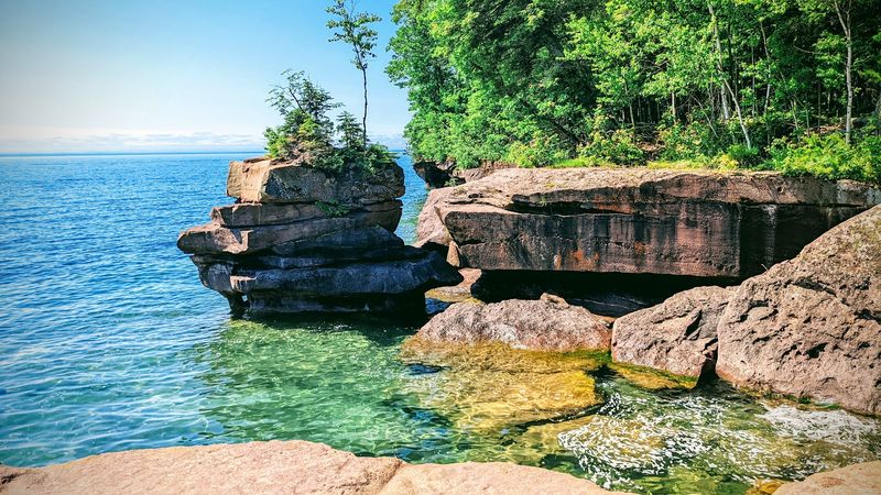 Lake Superior's Stunning Crystal-Clear Water Lake Superior's Stunning Crystal-Clear Water