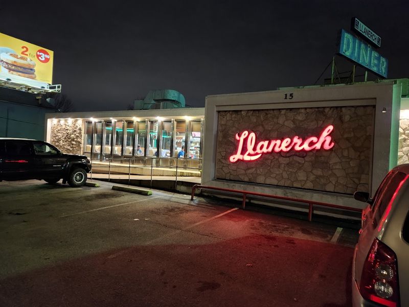 Late-Night Dining Done Right in the Heart of the Philadelphia Suburbs Late-Night Dining Done Right in the Heart of the Philadelphia Suburbs