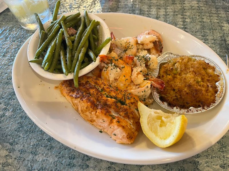 Lee's Inlet Kitchen - Murrells Inlet, South Carolina