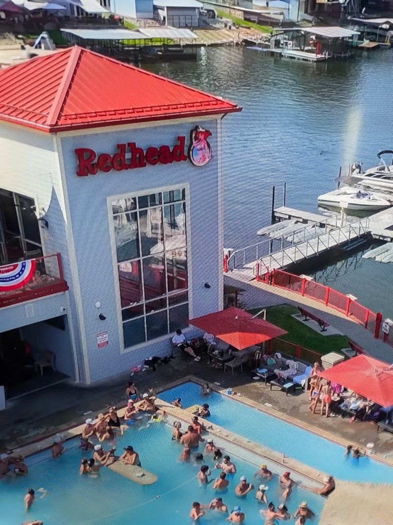 Live Music And Entertainment That Elevate The Atmosphere