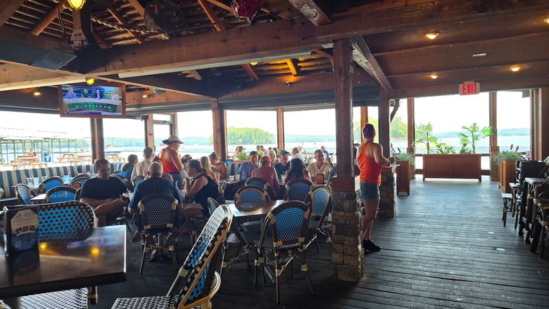 Live Music That Sets the Perfect Summer Mood