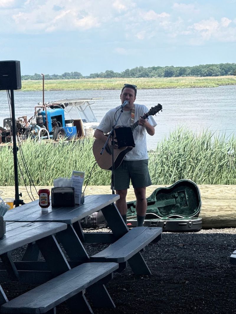 Live Music That Transforms the Whole Atmosphere