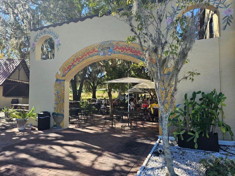 Live Music Weekends That Turn Lunch Into a Cultural Experience Live Music Weekends That Turn Lunch Into a Cultural Experience