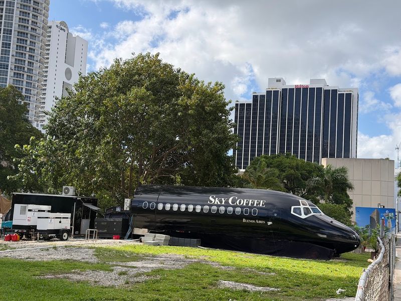 Location on Biscayne Boulevard and Getting There