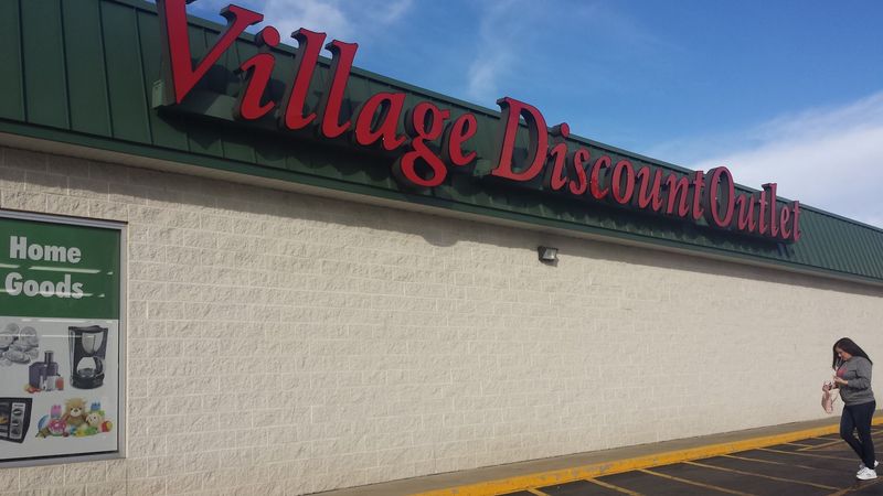 Luggage, Bags, and Travel Accessories at Secondhand Prices