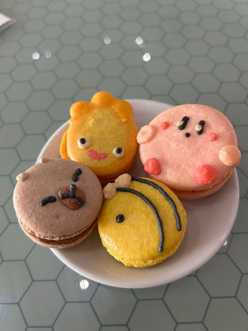 Macarons That Taste Like They Were Made With Pure Magic Macarons That Taste Like They Were Made With Pure Magic