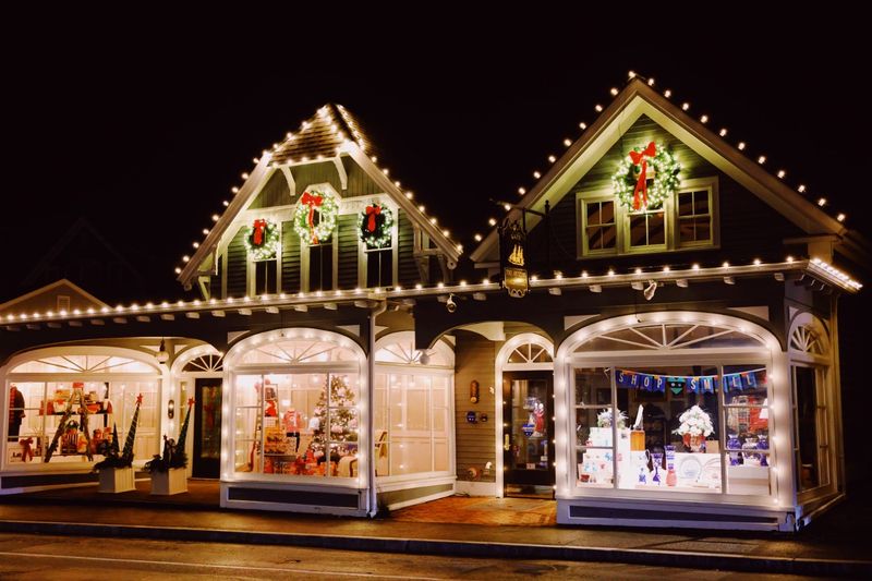 Main Street Shopping and Dining