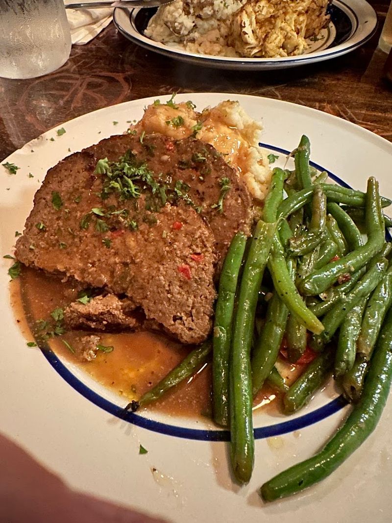 Meatloaf With Mashed Potatoes — Comfort Food Done Right