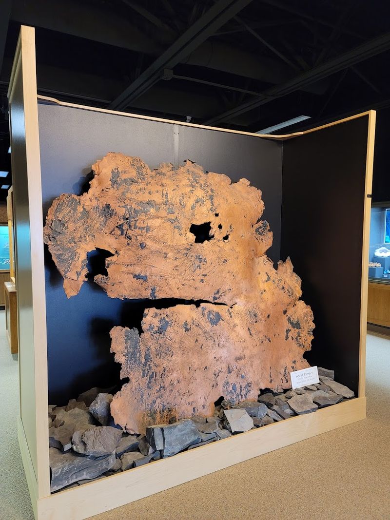 Meteorite Display That Connects Earth to Outer Space