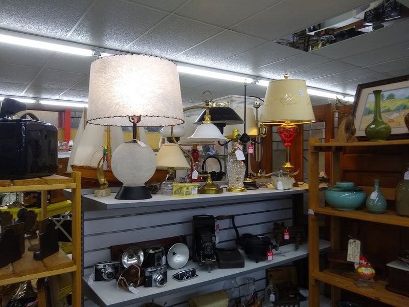 Mid-Century Modern Furniture and Home Decor Mid-Century Modern Furniture and Home Decor