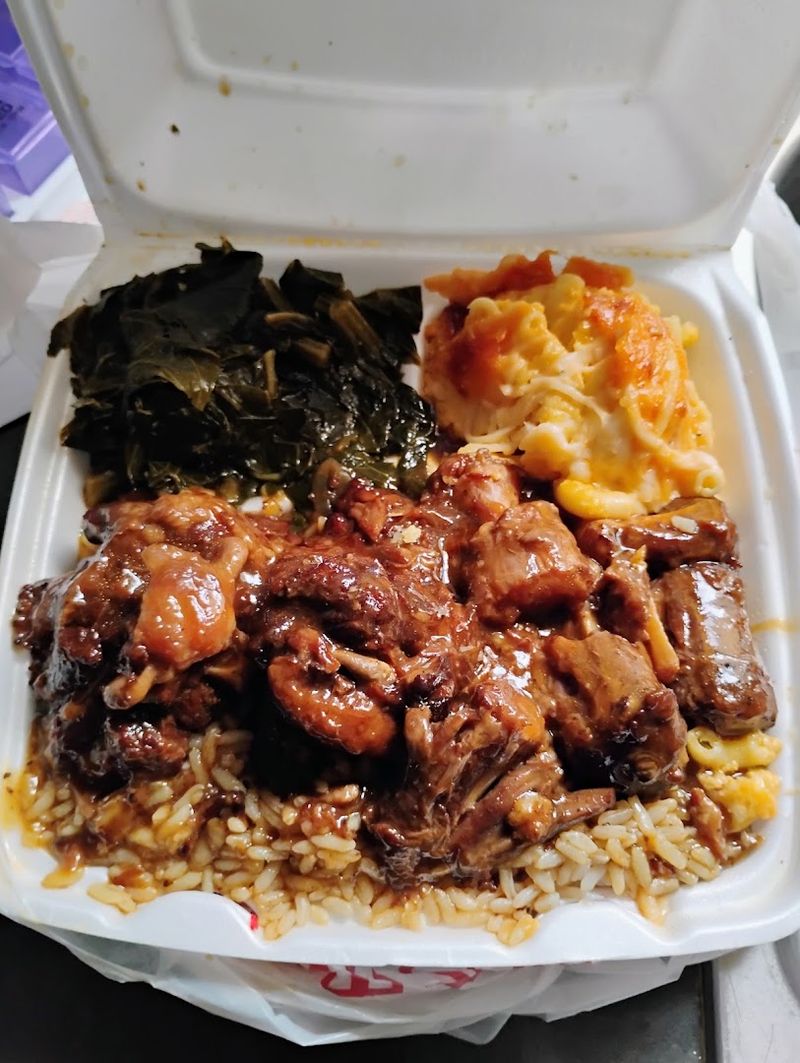 Mouthwatering BBQ Sauce Worth the Detour Alone