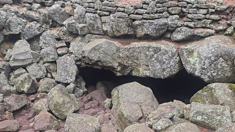 Navigating the Entrance: The Trickiest Part of the Hike