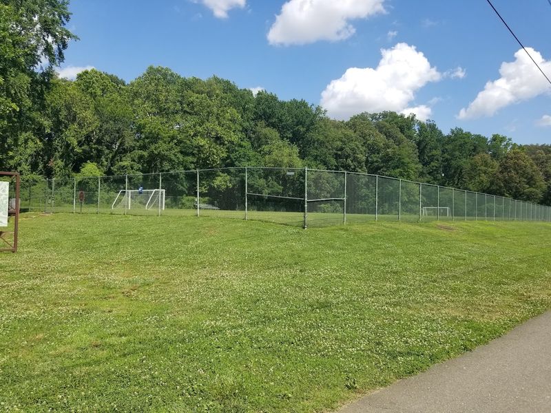 Nine Public Tennis Courts Open to Everyone