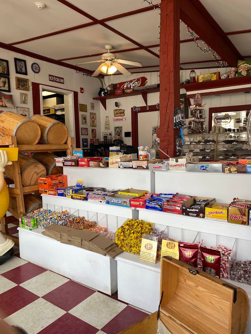 Nostalgic Fudge Made to Melt Your Heart Nostalgic Fudge Made to Melt Your Heart