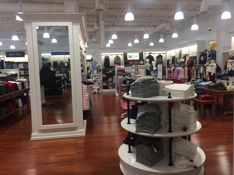 Old Navy: Casual Everyday Staples for the Whole Family Old Navy: Casual Everyday Staples for the Whole Family