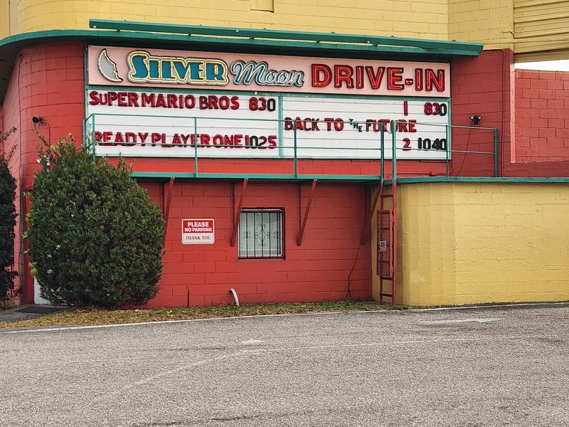 One of the Last True Drive-Ins Left in America One of the Last True Drive-Ins Left in America