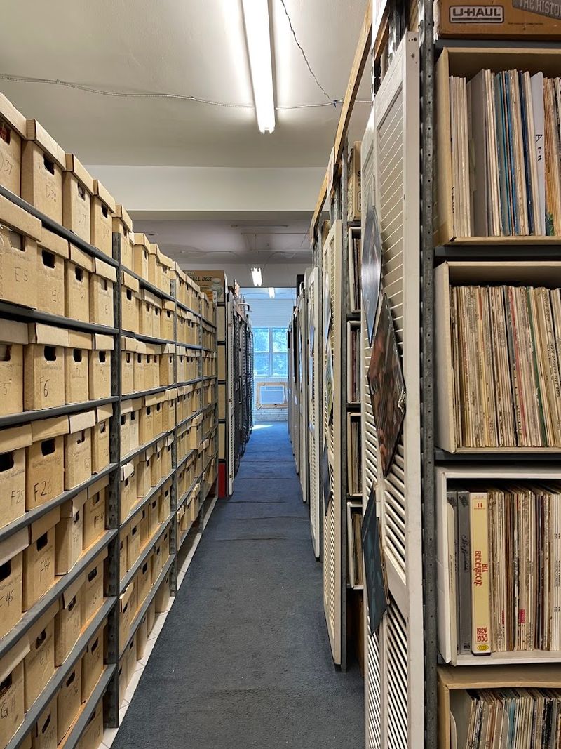 Online Listings on Discogs for Remote Shoppers Online Listings on Discogs for Remote Shoppers