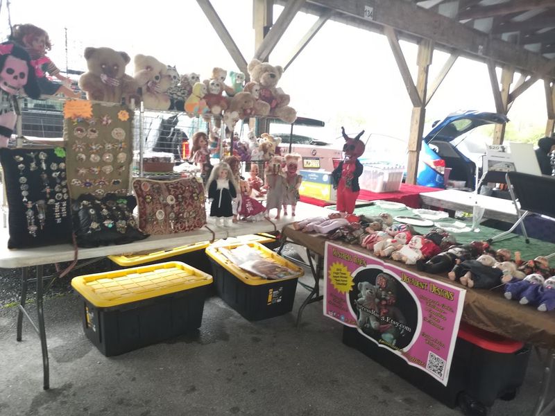 Outdoor Flea Market With Plants, Produce, and Everyday Surprises