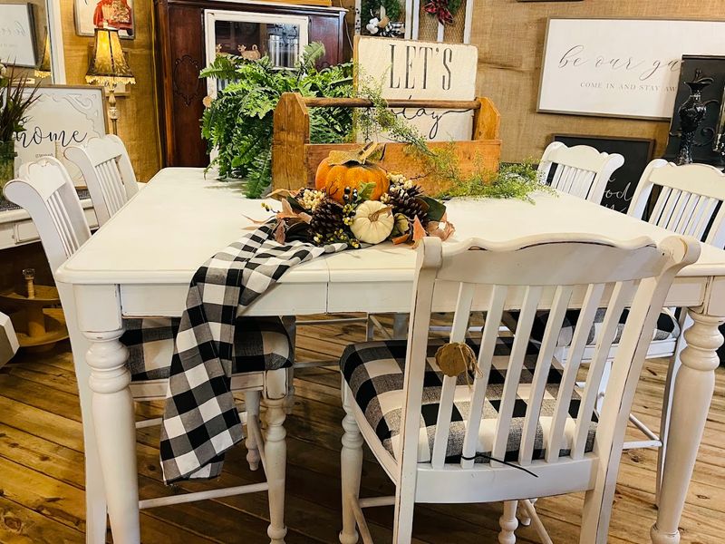 Outdoor Patio Furniture and Yard Decor Options Outdoor Patio Furniture and Yard Decor Options