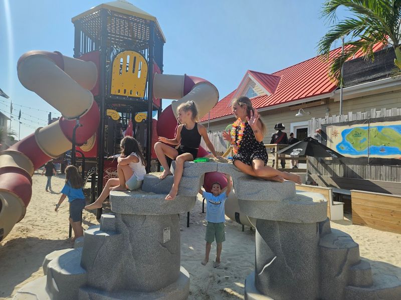 Outdoor Playground That Keeps the Little Ones Happy Outdoor Playground That Keeps the Little Ones Happy