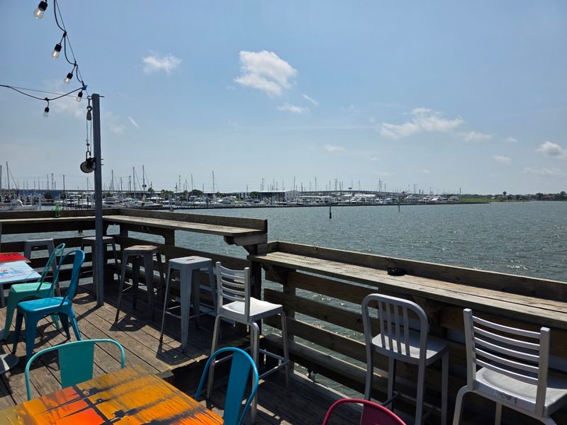 Outdoor Seating With a Breezy, Chill Atmosphere Outdoor Seating With a Breezy, Chill Atmosphere